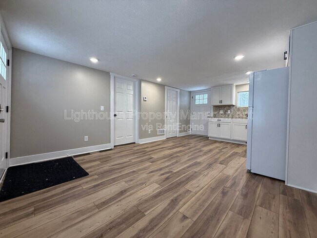 Building Photo - 3325 9th St