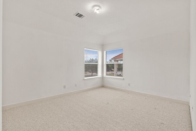 Building Photo - 3010 Blue Lagoon Ct