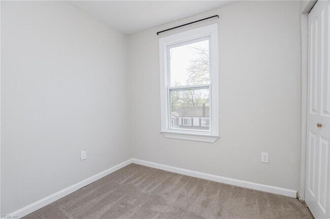 Building Photo - 1914 King St