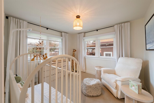 Building Photo - 1139 E Sherman Ave