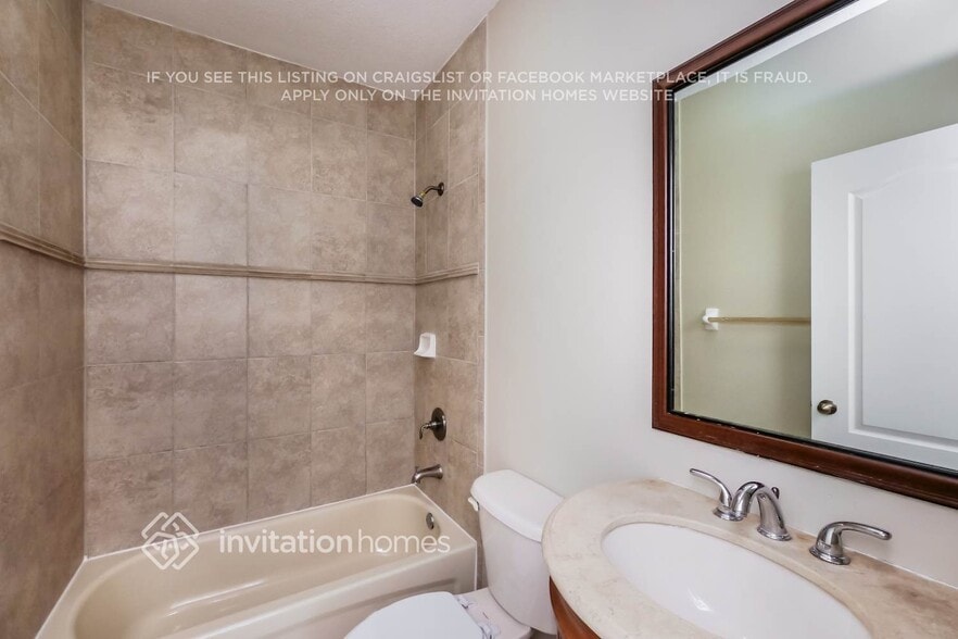 Building Photo - 3720 SW 69th Ave