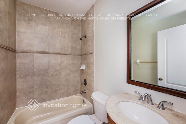 Building Photo - 3720 SW 69th Ave