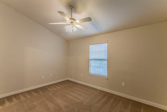 Building Photo - 21Addi LN, Lacy Lakeview, TX