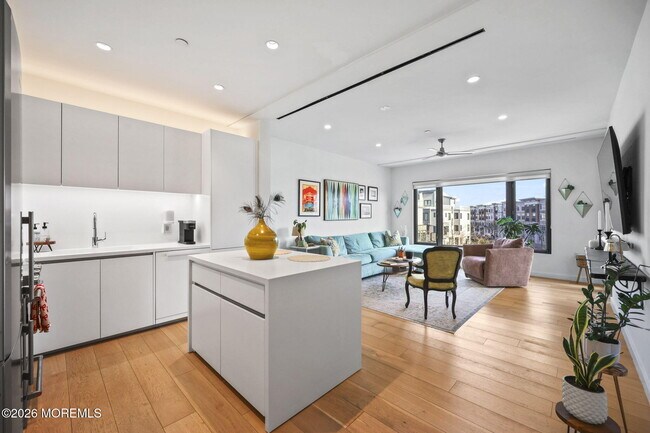 Building Photo - 601 Heck St