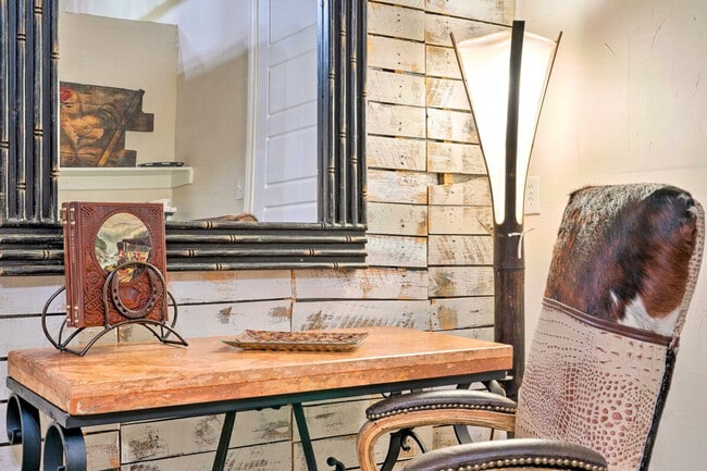 Building Photo - 3704 San Bernardo Ave