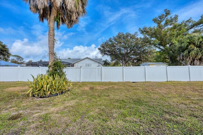 Building Photo - Annual Pool Home for Rent in Englewood