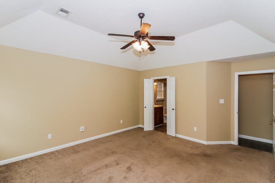 Building Photo - 6776 Anna May Dr