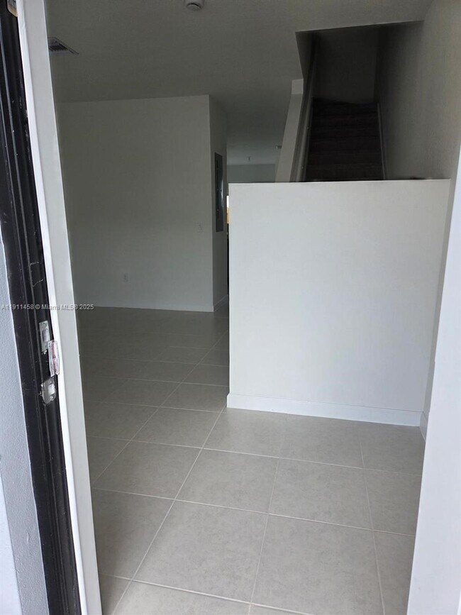 Primary Photo - 17927 SW 358th St