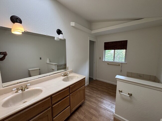 Building Photo - Upstairs 1-bedroom apartment unit near downtown Placerville & Marshall Hospital  - $1,500/mo