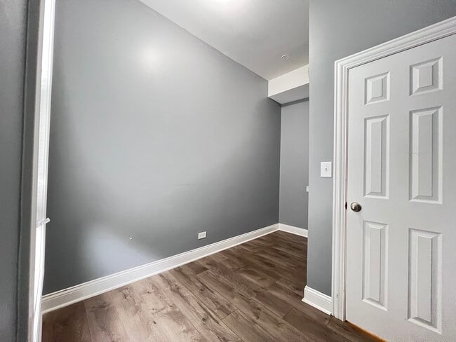 Building Photo - 7057 S Normal Blvd