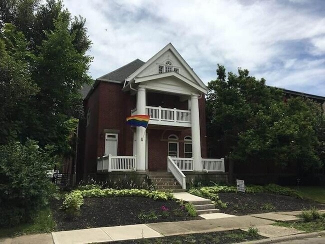 Building Photo - 705 Bryden Rd