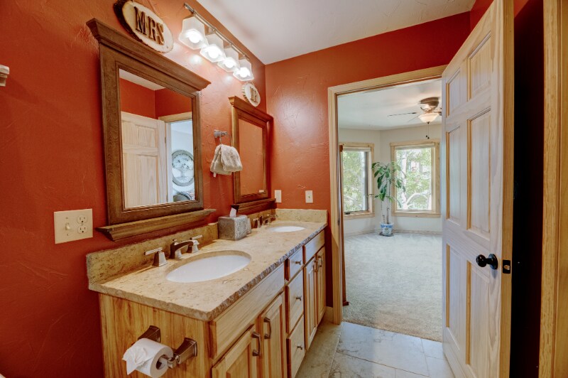 Building Photo - 370 Kelhi Ct