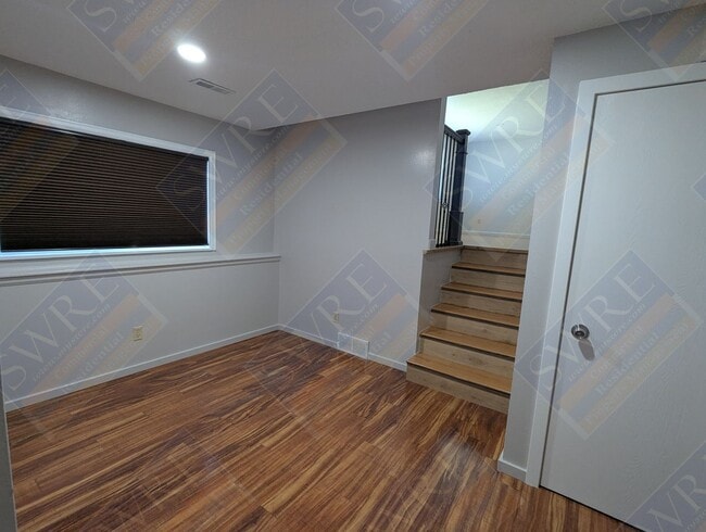 Building Photo - 3107 Scott Dr