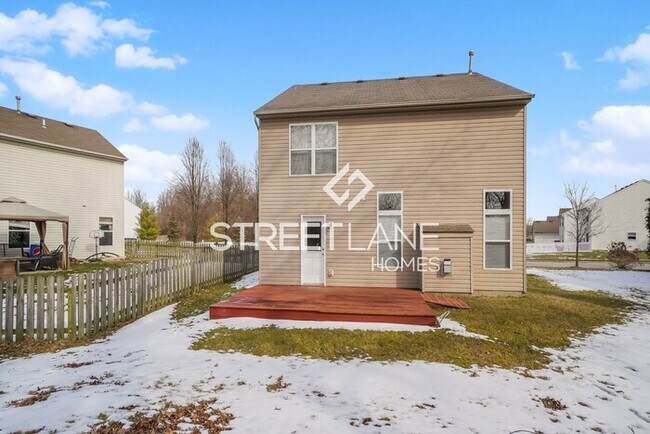 Building Photo - Large 3 BR attractive home is ready for mo...