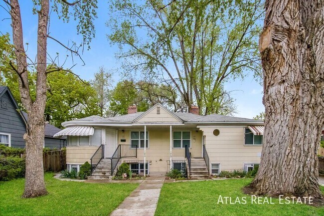 Building Photo - 1459 Roberta St