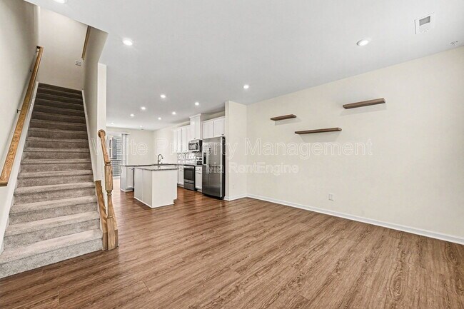 Building Photo - 6222 Cleburne Ct