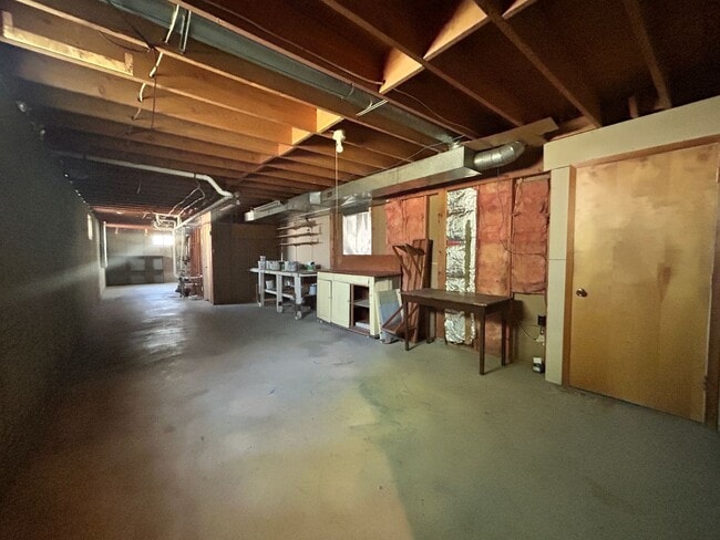 Building Photo - Large home in beautiful Stevensville setting