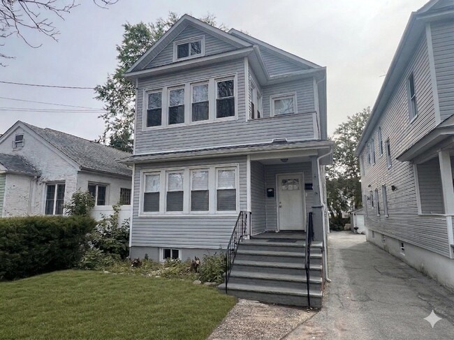 Building Photo - 30 E Henry St