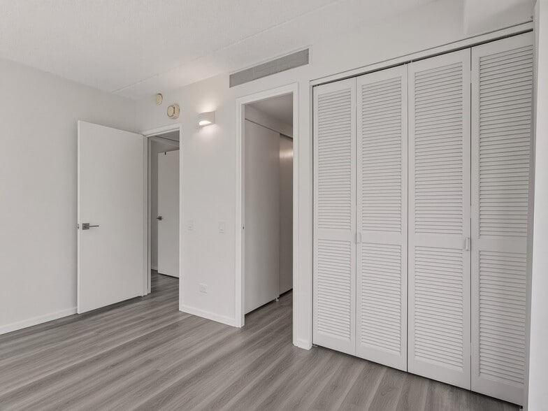 Primary BR - 225 Queen St
