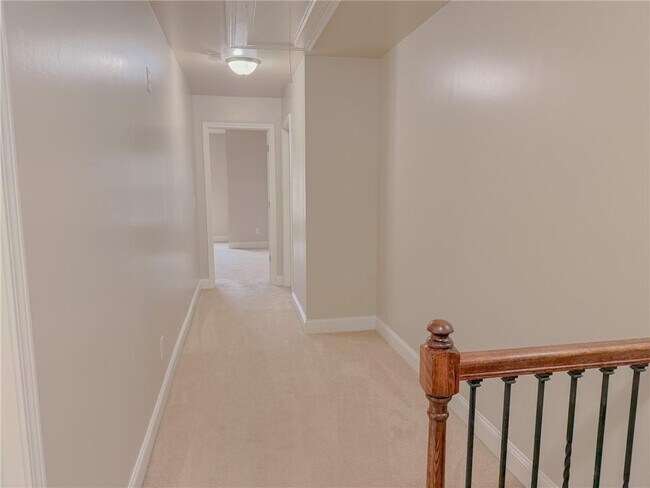 Building Photo - 786 Garbrooke Dr