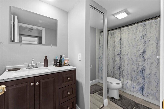 Building Photo - 2704 27th Way