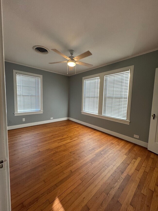 Building Photo - 1114 10th St