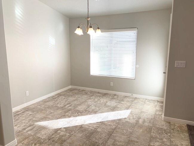 Building Photo - Beautiful 3-BR Home in Washington Fields