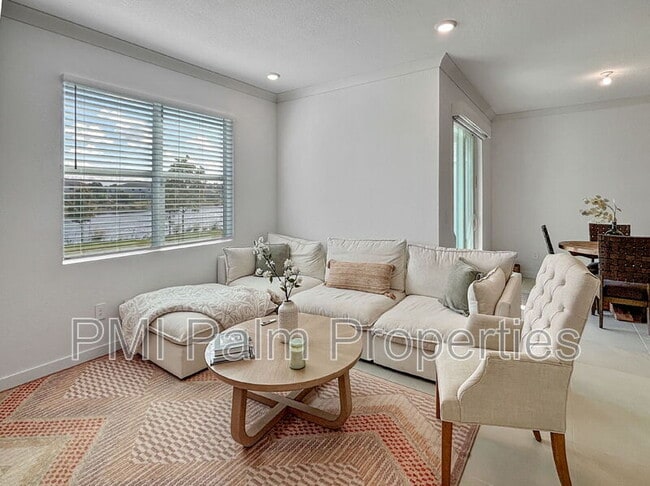 Building Photo - 5989 SE Sky Blue Cir