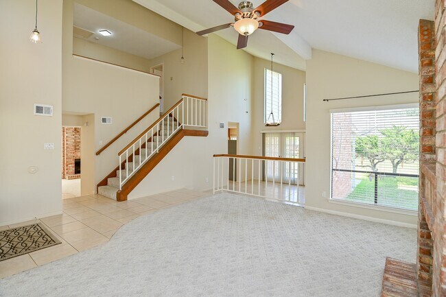 Building Photo - 3410 Streamside Ln
