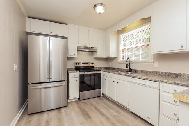Building Photo - 3854 Valley Ridge Dr