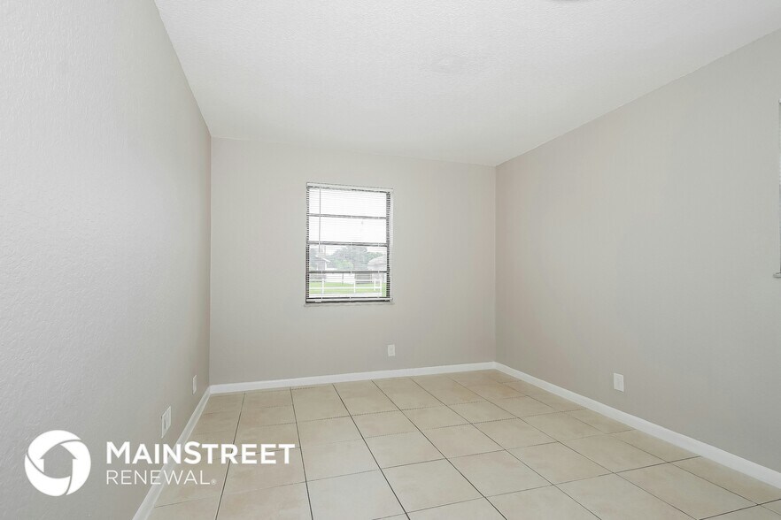 Building Photo - 646 SW Byron St