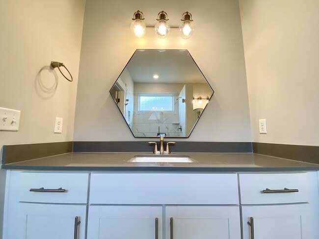 Building Photo - 2225 Maytown Cir