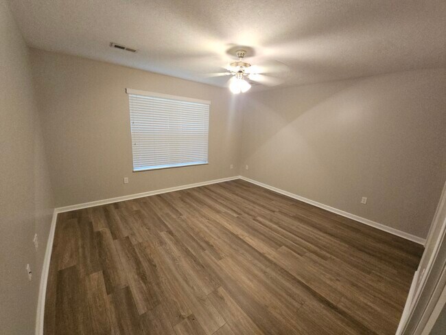 Building Photo - 5240 Avery Woods Ln