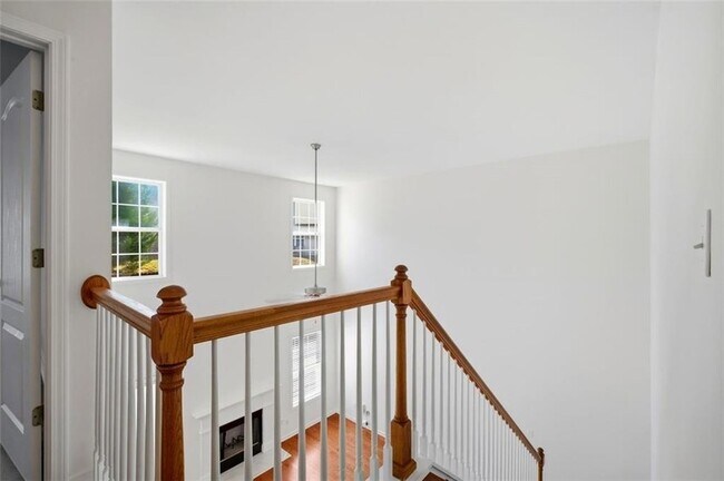 Building Photo - 6425 White Walnut Way