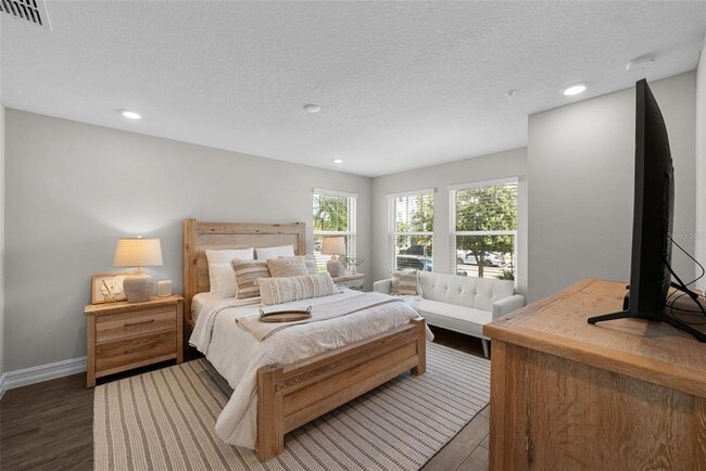 Building Photo - 5351 Bridge St