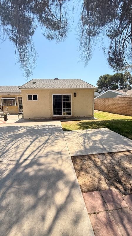 Building Photo - 543 American Oaks Ave
