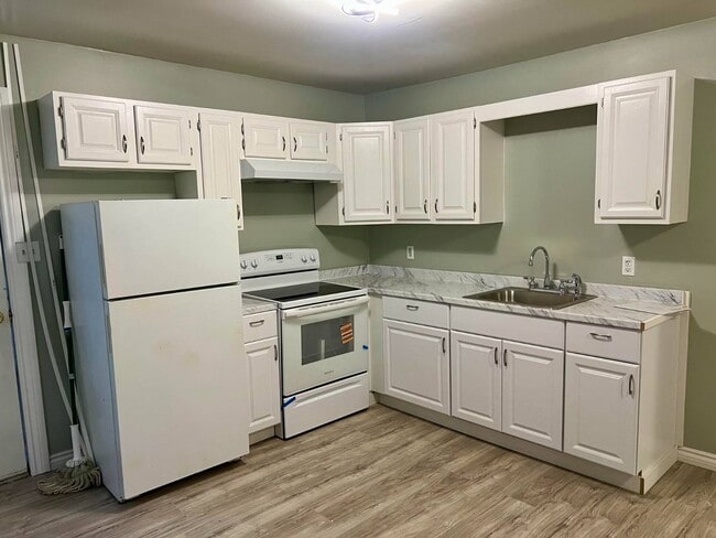 Building Photo - 19 Bunn St