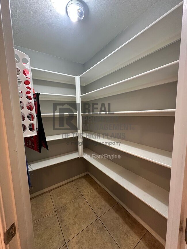 Building Photo - 2513 Stardust Ln