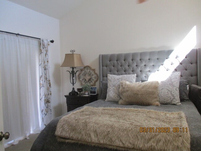 Building Photo - 73407 Foxtail Ln