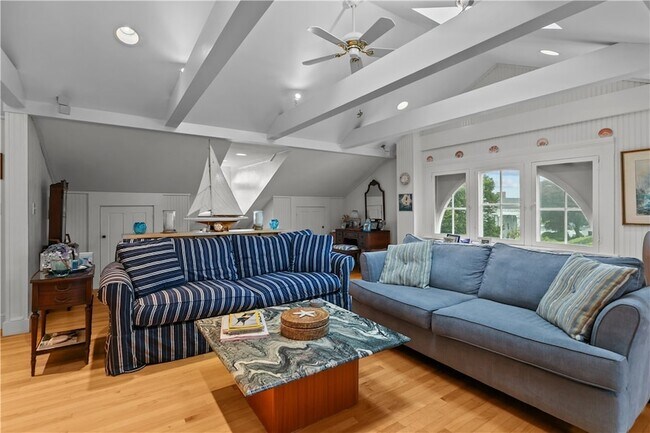 Building Photo - 718 Bellevue Ave