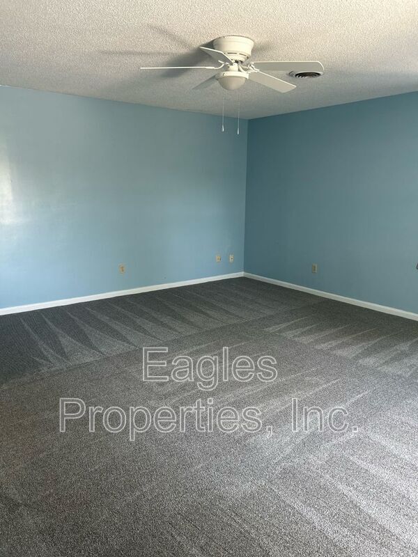 Building Photo - 129 Kelly Ct