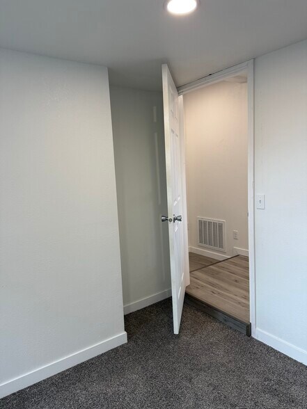 Building Photo - 1325 N 8th St