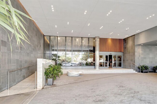 Building Photo - 88 SW 7th St