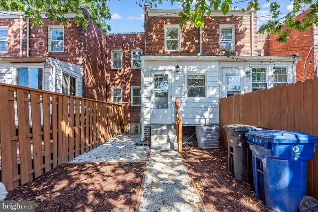 Building Photo - 1222 Oronoco St