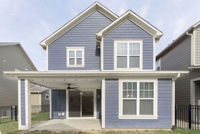Building Photo - Beautiful Three Bedroom in Carmel!