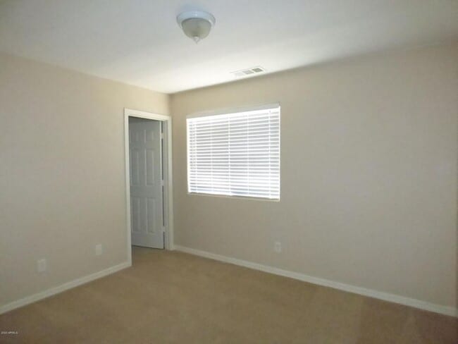 Building Photo - Great home for the money and size in Wadde...