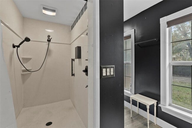 Building Photo - 126 E Palmetto Ave