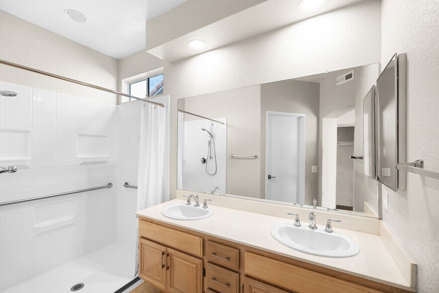 Building Photo - 40152 Valeriana Ct