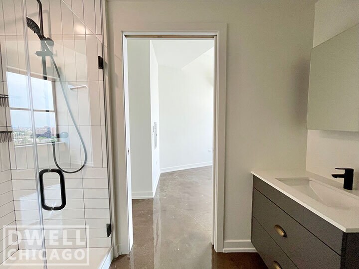 Building Photo - 1139 W Lawrence Ave