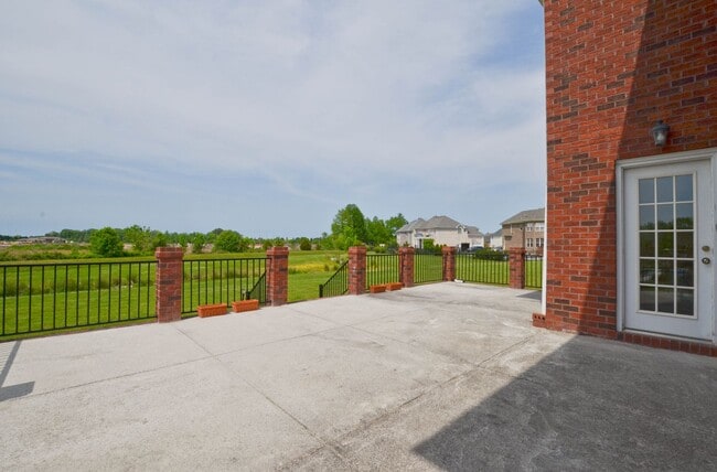 Building Photo - Discover your dream home in Virginia Beach!